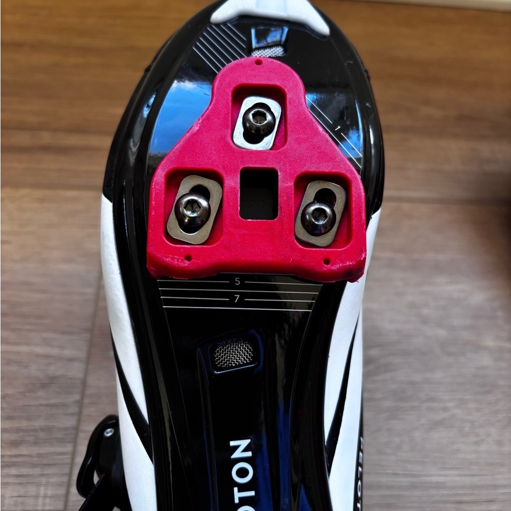 Peloton Cycling Shoes - Picture 8 of 9